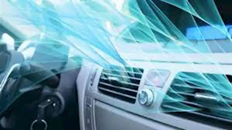 لماذا تنبعث رائحة كريهة من مكيف هواء السيارة؟