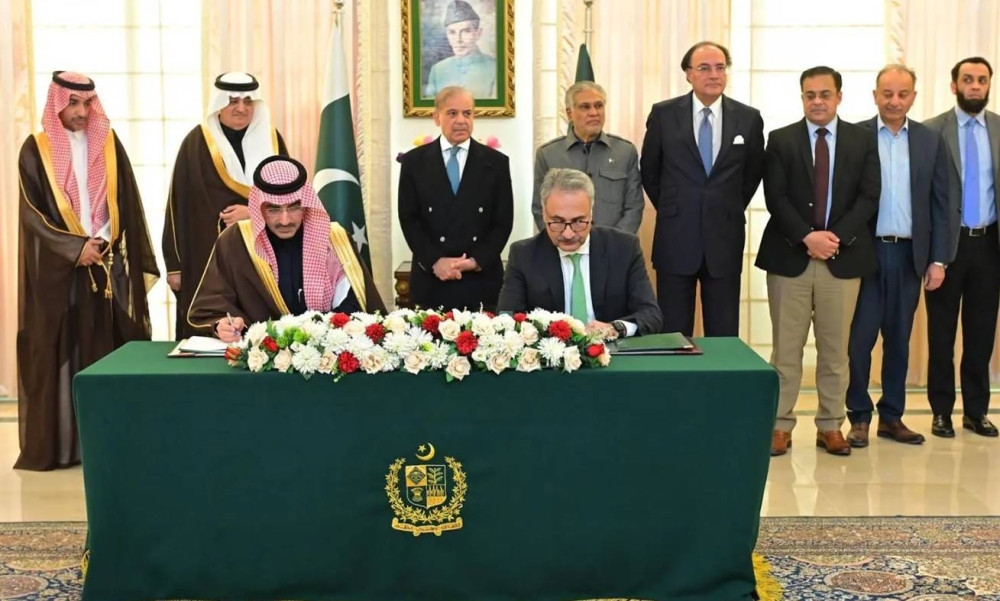 «السعودي للتنمية» يوقع اتفاقيتين لدعم قطاعات المياه والمشتقات النفطية في باكستان