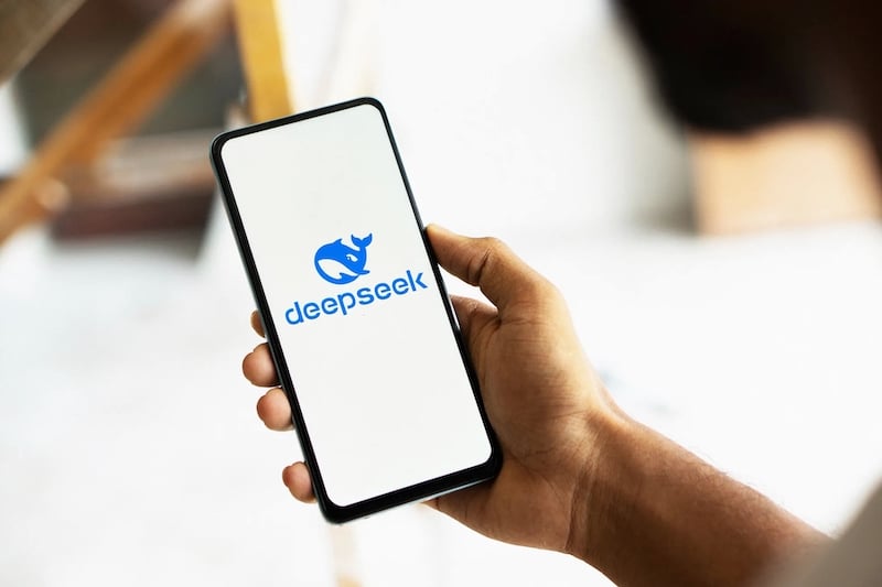 رسائل “ديب سيك” الصيني .. الذكاء الاصطناعي يهزم التقييد الأمريكي