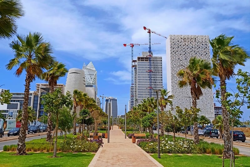 مشاريع مبرمجة في مقاطعات البيضاء تشحن الأجواء بين “البام والأحرار”