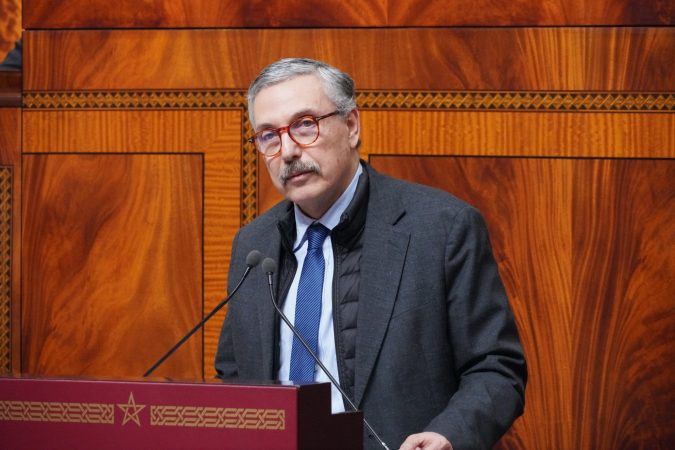 « إنجاز كبير يسد فراغا قانونيا »… الفريق الاستقلالي يدافع عن تصويته لفائدة قانون الإضراب