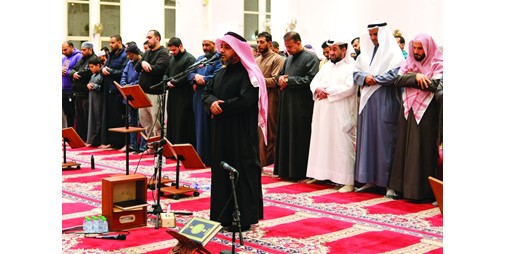 وسط أجواء إيمانية وروحانية المصلون يؤدون صلاة التراويح أول أيام شهر رمضان المبارك