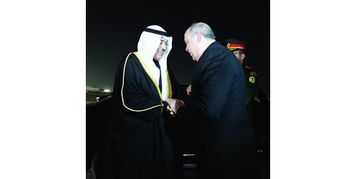 ممثل صاحب السمو وولي العهد يغادر القاهرة بعد مشاركته في القمة العربية غير العادية