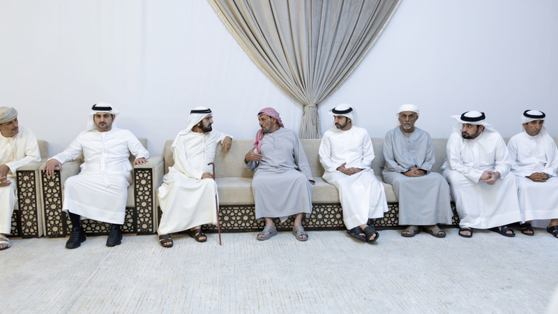 محمد بن راشد يعزي في وفاة عبدالله بن ضاحي العميمي