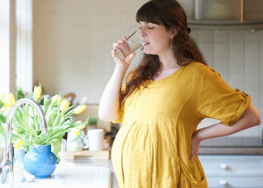 مخاطر تناول الفسيخ والرنجة للحوامل.. توقفي فورا