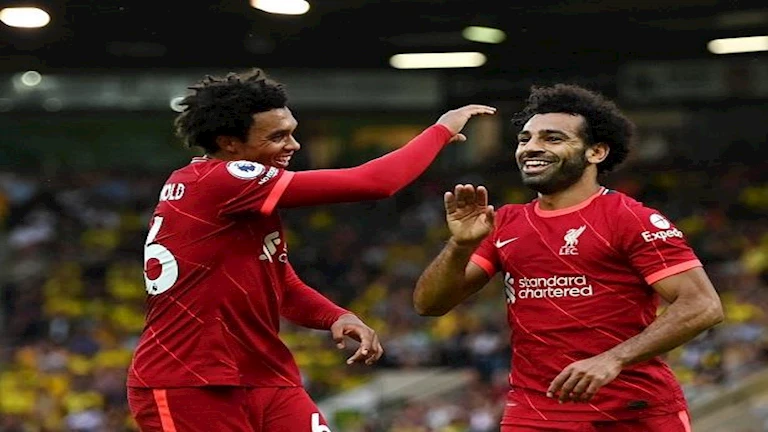 فيديو صلاح وأرنولد يثير الجدل بين جماهير ليفربول