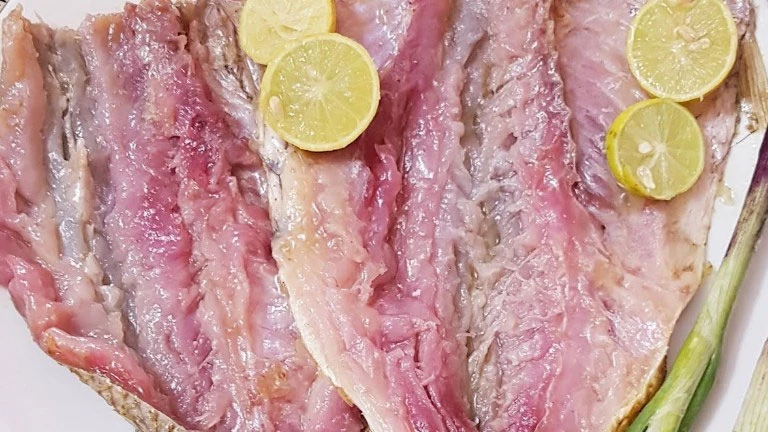 حتى لا تعرض حياتك للخطر.. 5 علامات انتبه إليها عند شراء الفسيخ قبل شم النسيم