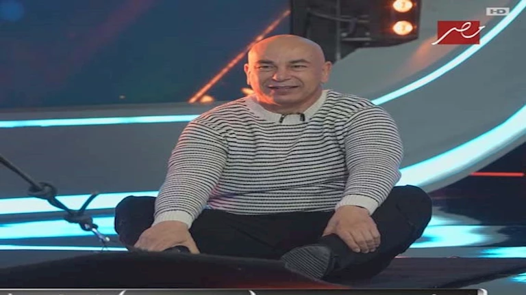 5 صور ترصد لقطة طريفة بين حسام حسن ومساعده بمباراة الزمالك وسيراميكا