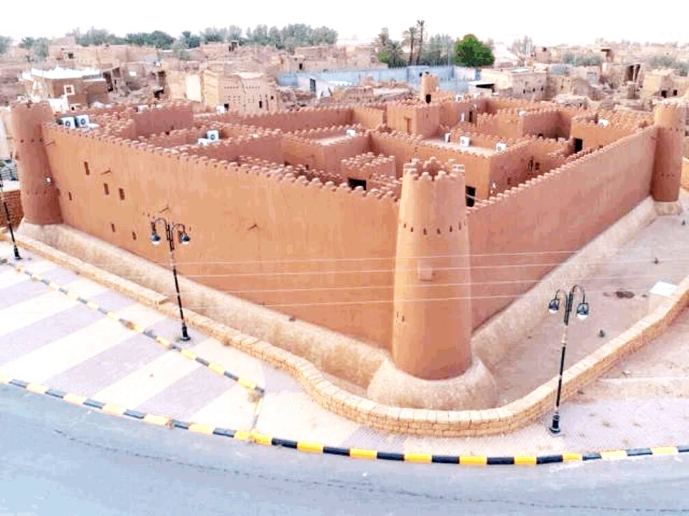 «قصر العناقر».. أصالة الماضي وعبق الحاضر