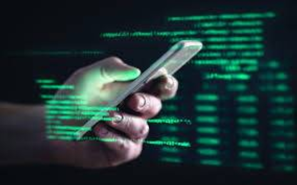 «أبشر» تُحذِّر: رصدنا رسائل نصيّة مزيّفة تبثها أنظمة وهميّة.. تجاهلوها