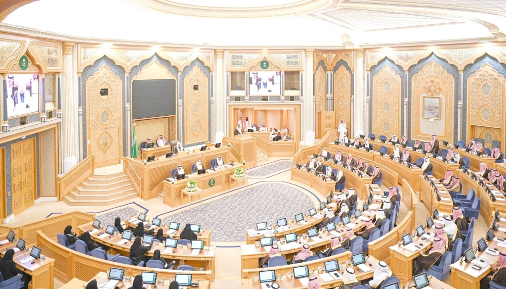 مطالبات بالتوعية بتواريخ صلاحية المنتجات وتعميم الدفع الإلكتروني