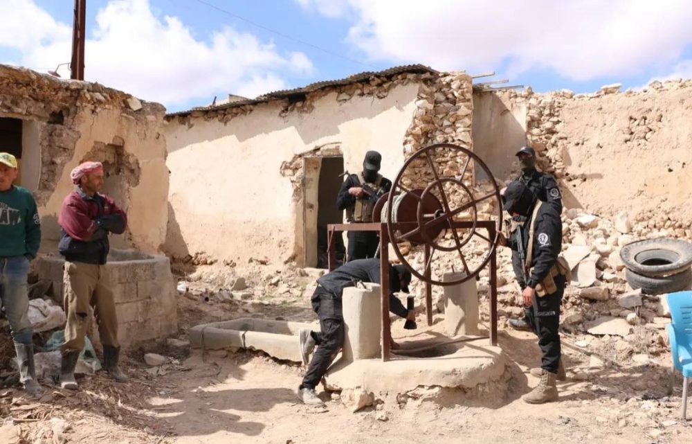 تعود لفلول نظام الأسد.. العثور على بئر أسلحة في حمص