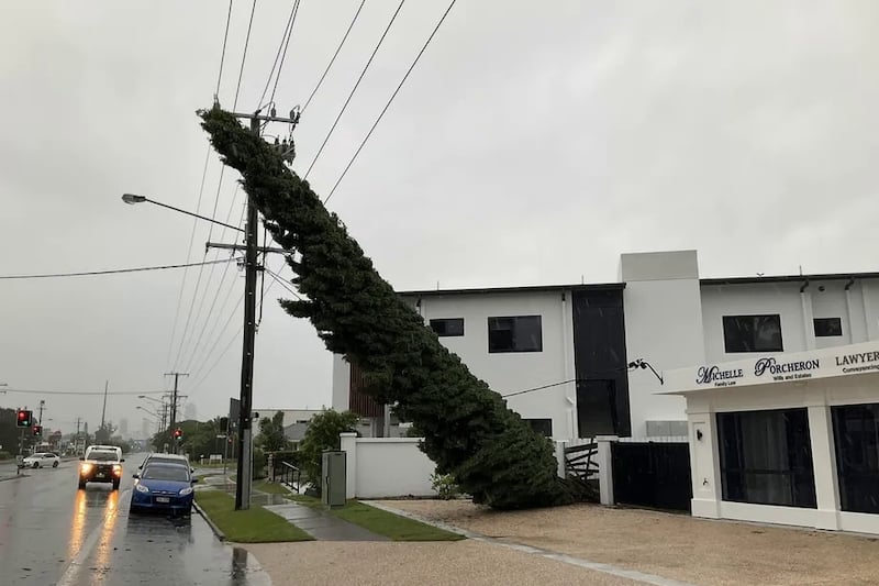 80 ألف منزل في أستراليا بلا كهرباء مع اقتراب الإعصار “ألفريد”