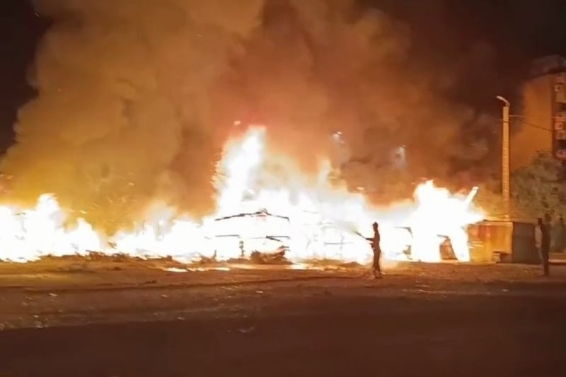 النار تلتهم مخيم مهاجرين بتيزنيت