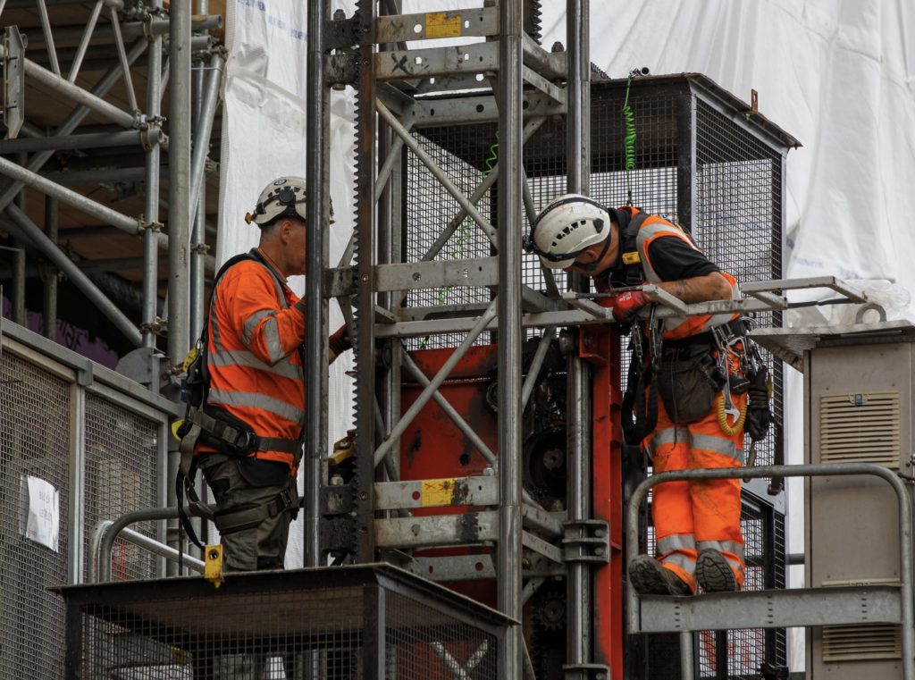 ملايين العمال البريطانيين بصدد الحصول على زيادة في الأجور
