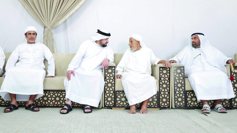 أحمد بن محمد يقدّم واجب العزاء في وفاة مبارك سعيد مرخان