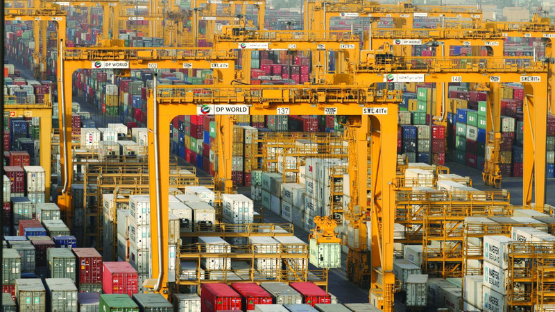 الاقتصاد الإماراتي قوي.. و«الرسوم الجمركية» فقاعة إعلامية ستزول مع الوقت