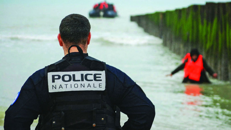 فرنسا تنقذ 115 مهاجراً حاولوا عبور «المانش»