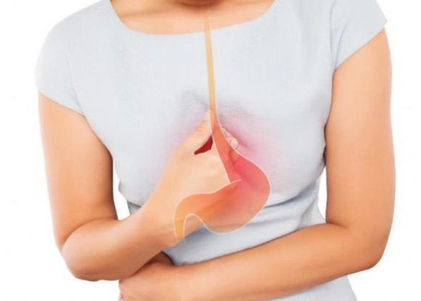 احذر هذه العادات قبل النوم مباشرة.. تسبب حُرقة المعدة صباحا