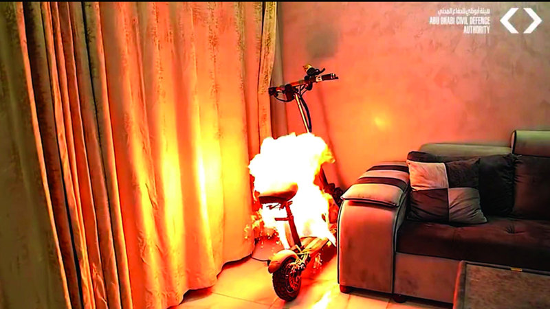 الشحن الزائد لـ «السكوتر» يؤدي إلى اشتعالها