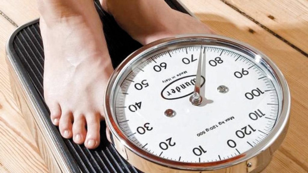 الفوائد الصحية أكبر من إنقاص الوزن.. بروفيسور أعصاب يوضح مزايا الصيام المتقطع