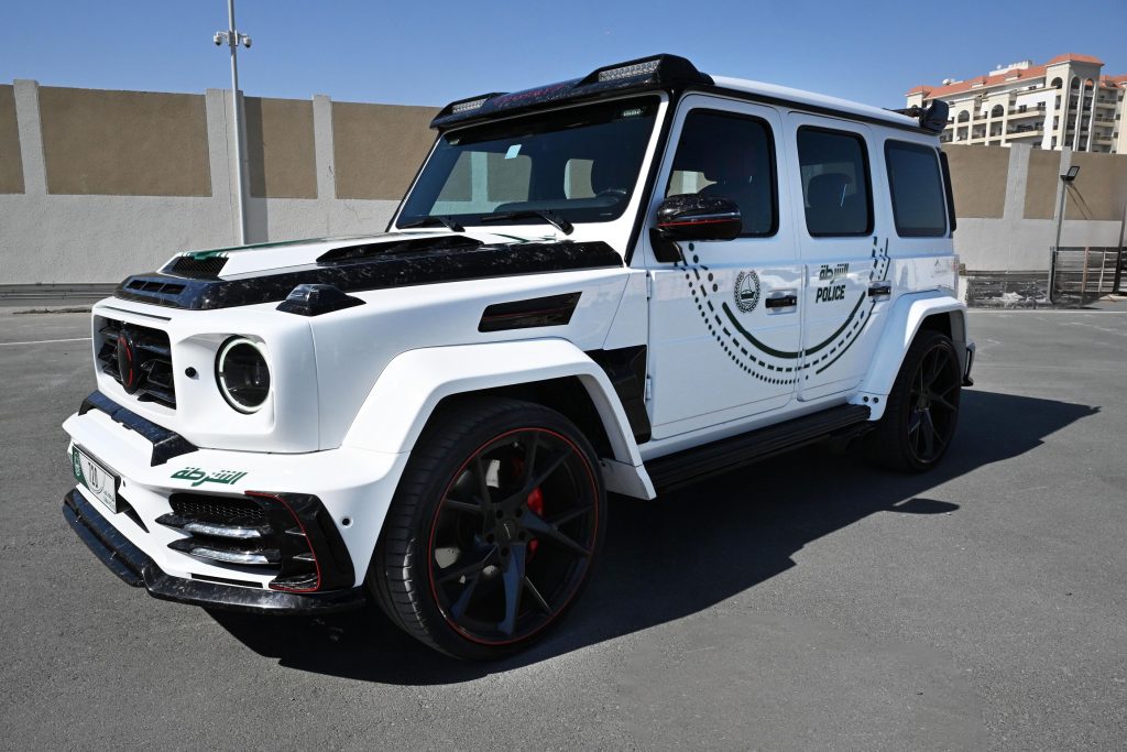 شرطة دبي … الدوريات السياحية نموذج للحداثة الأمنية والترويج الحضاري