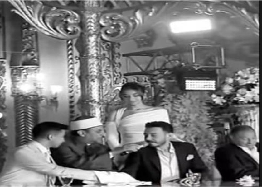 عاجل: أحمد زاهر ينشر لحظة مؤثرة من عقد قران ابنته «ليلى» على هشام جمال