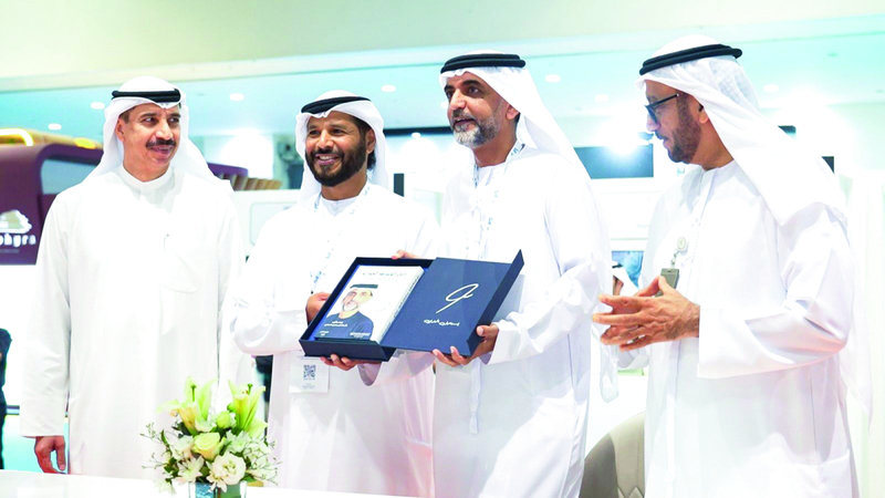 الحمادي يعرض «تجربة دبي» في كتاب للوساطة العقارية