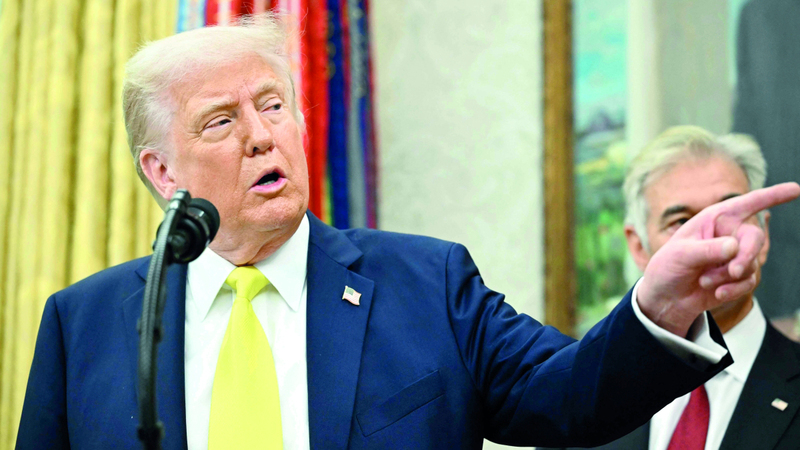 الدولار يفقد جاذبيته ملاذاً آمناً للمستثمرين بسبب سياسات الإدارة الأميركية