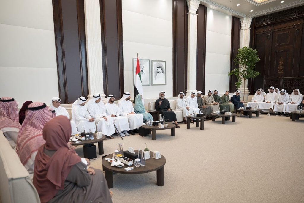 خالد بن محمد بن زايد يستقبل وفداً من مجلس الشركات العائلية الخليجية