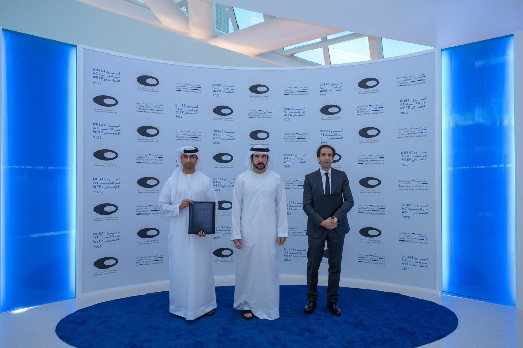 حمدان بن محمد يشهد إطلاق مشروع تشييد مركز بيانات فائق الأداء بـ 2 مليار درهم