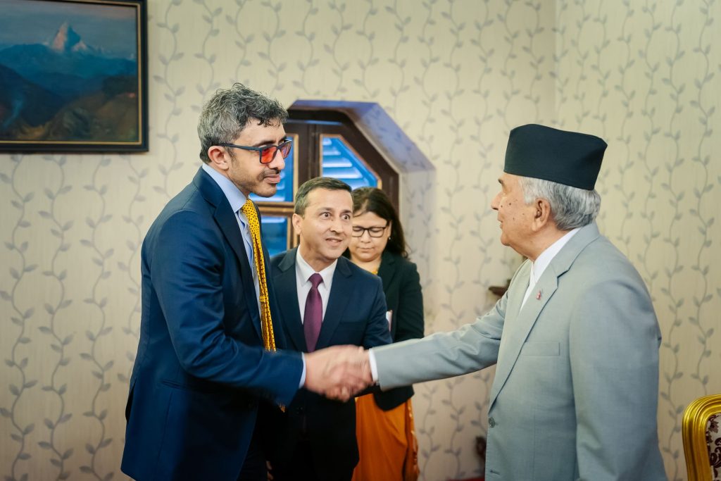 رئيس نيبال يستقبل عبدالله بن زايد