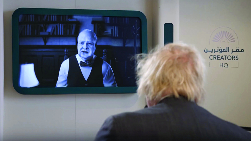 حوار بين بوريس جونسون و«تشرشل الافتراضي»