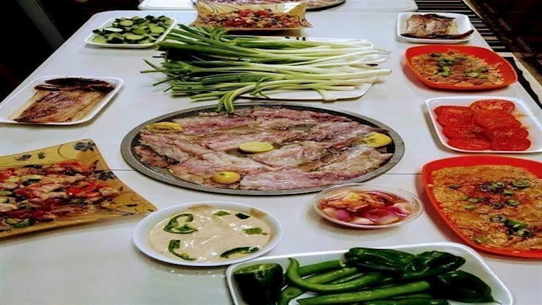 بعد وجبة الفسيخ.. 8 أطعمة ومشروبات تطهر المعدة