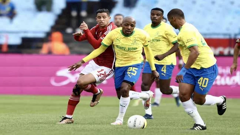 “قبل مواجهة صنداونز”.. نجم الأهلي السابق يطالب كاف بتغيير نظام البطولة