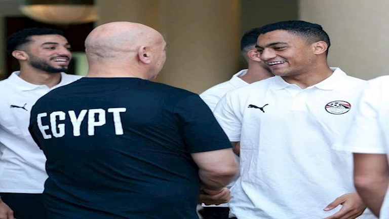 “اتصلت بوالدي”.. مصطفى محمد يكشف ما فعله عند مقابلة حسام حسن