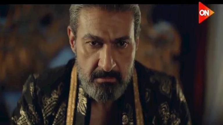 ياسر جلال: تنويع الفنان لأدواره يمنحه عمرًا فنيًا أطول.. وأسعى للتغيير والتجديد