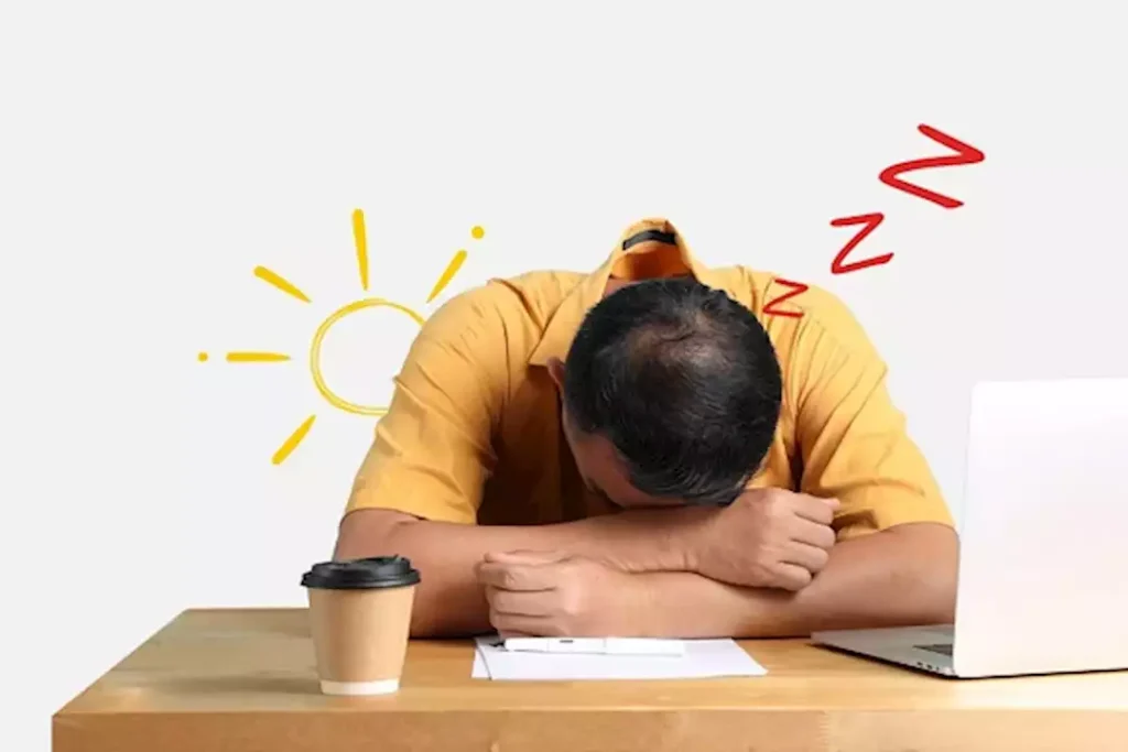 أسباب النعاس أثناء النهار.. ما علاقته بالتغذية؟