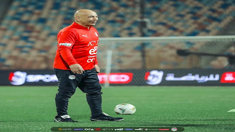 حسام حسن يطمئن على حالة أحمد القندوسي الصحية