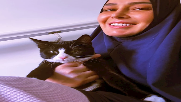 ابنة حلا شيحة ترتدي الحجاب وتشجع الفتيات على الصلاة وقراءة القرآن