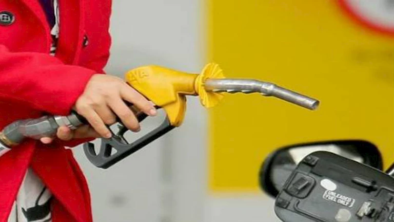 بعد زيادة أسعار البنزين.. ما هو المعدل الطبيعي لاستهلاك الوقود بالسيارة؟