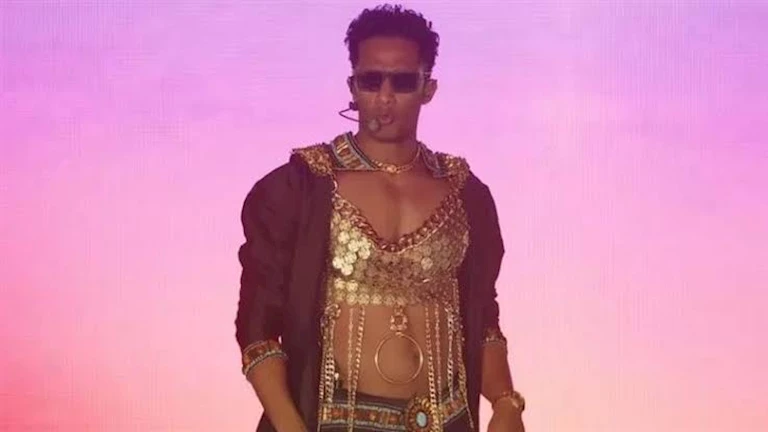 ناقد موضة يحلل إطلالة رمضان في أمريكا.. وطبيب نفسي يكشف الدوافع