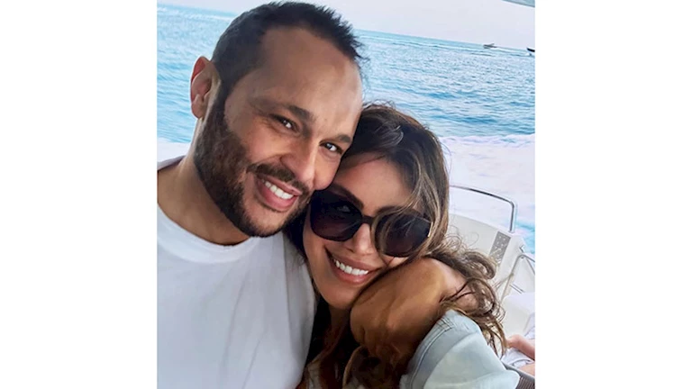 “عارف أنت عين ونني”.. ريهام حجاج تغازل زوجها محمد حلاوة