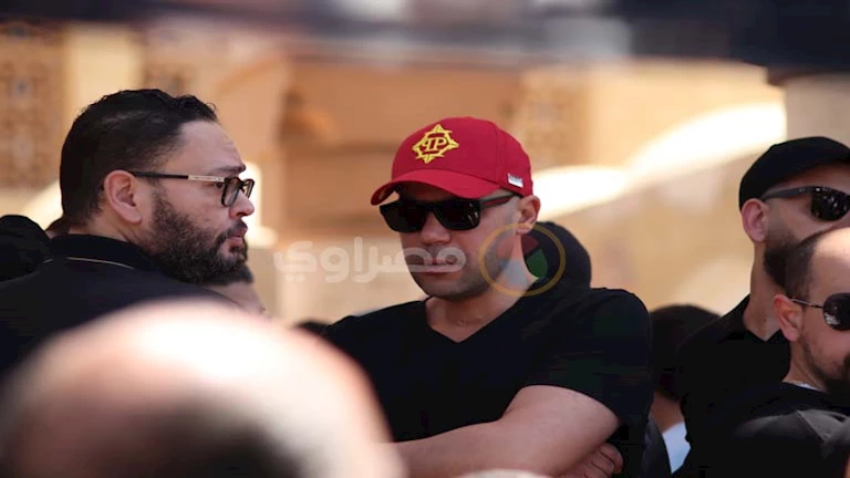 بالصور| محمد إمام يشارك في تشييع جنازة سليمان عيد