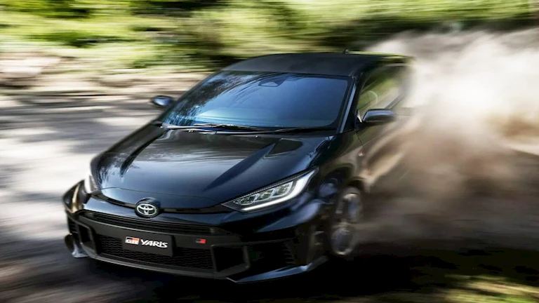 تويوتا تطلق سيارتها GR ياريس الرياضية موديل 2026 بالأسواق.. صور