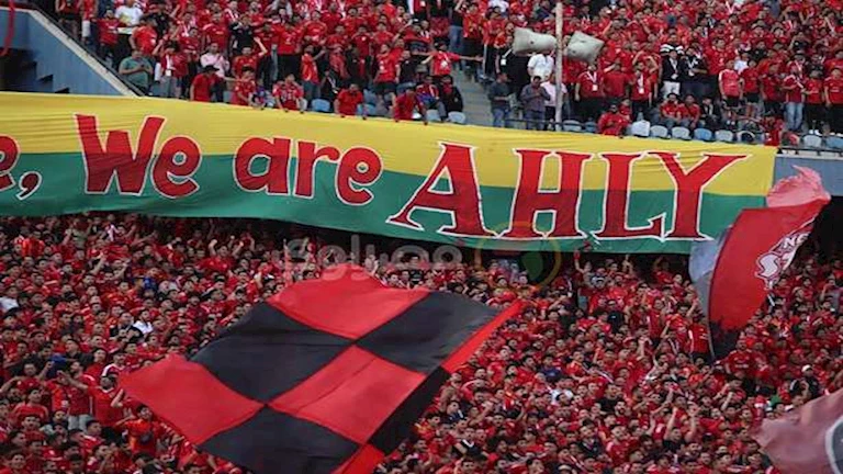 رسائل قوية من جماهير الأهلي خلال مباراة صن داونز (فيديو)