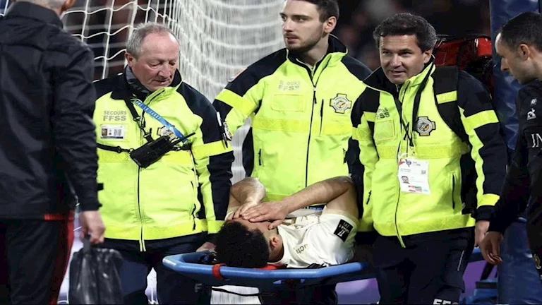 زيزو ومعلول بينهم.. كيف دعم نجوم كرة القدم محمد عبد المنعم بعد إصابته بالصليبي؟