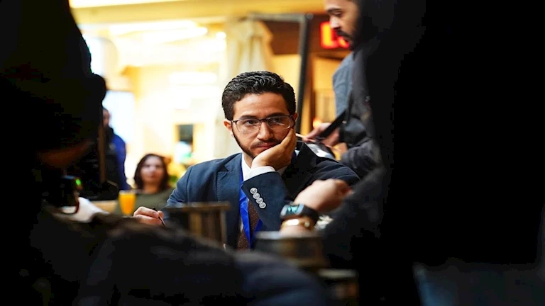 أحمد مالك ينشر صورًا من كواليس فيلم “6 أيام”.. ويوجه رسالة للجمهور