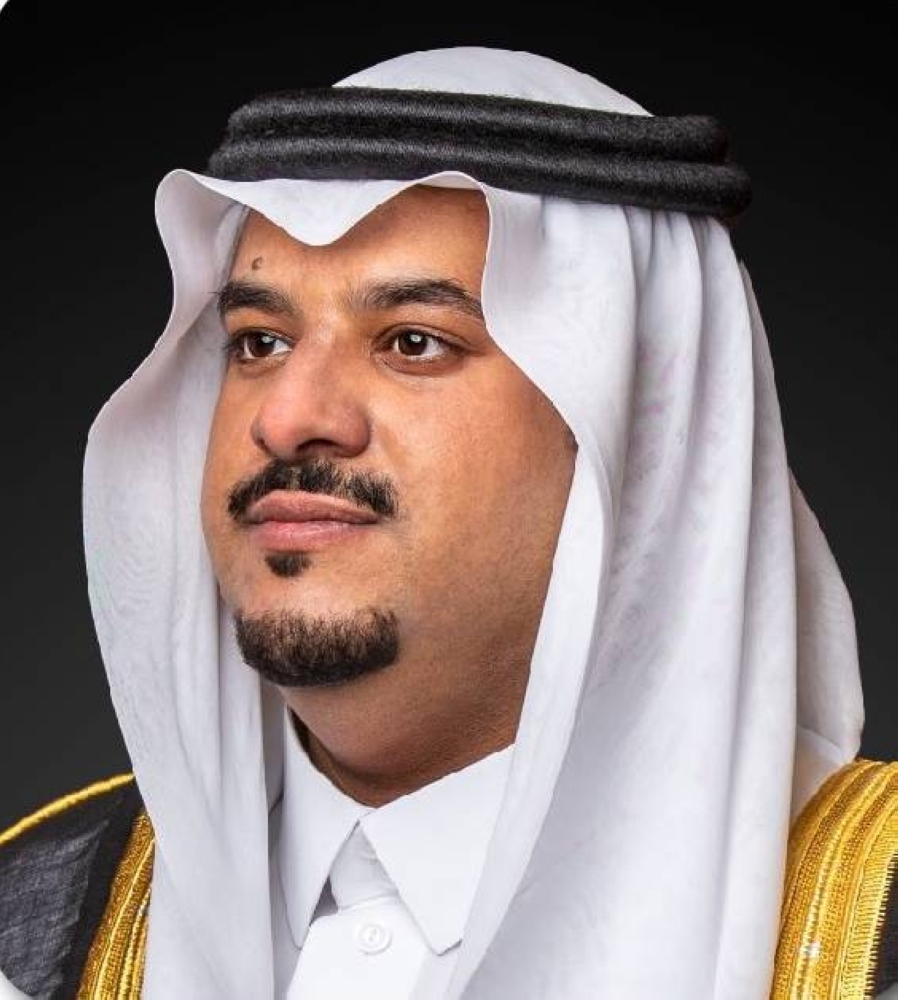 نائب أمير الرياض يعزي زبن بن عمير في وفاة والده