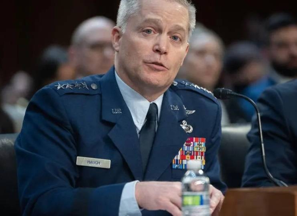 إقالة مدير وكالة الأمن القومي والقيادة السيبرانية الأمريكية